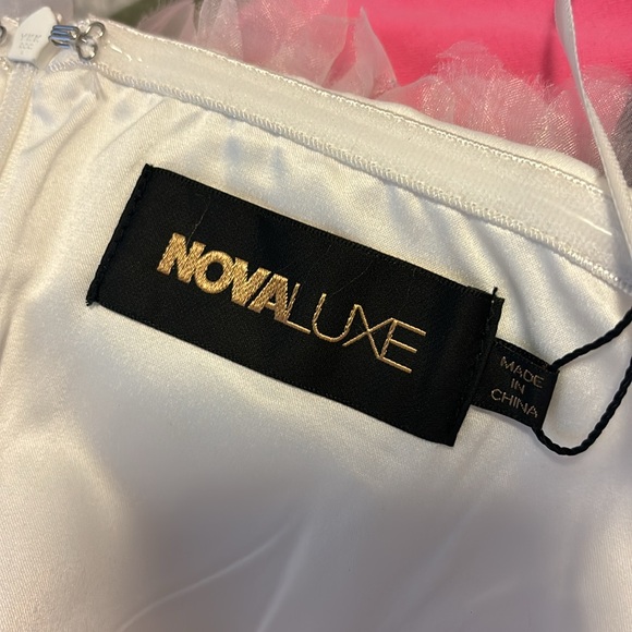 Strapless satin flower appliqué dress - Picture 6 of 10